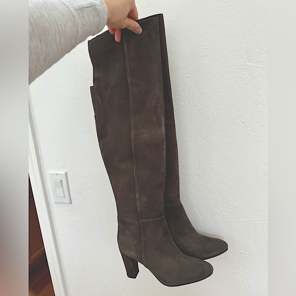 Halogen “HANOBLE-LEA” over-the-knee boot in “grey suede” size 7